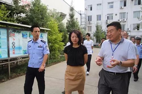 7e9b438.jpg 7e9b438.jpg