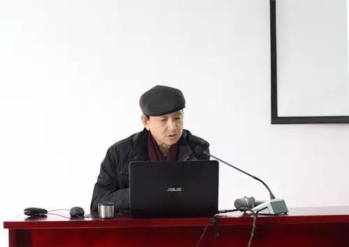 aa95018.jpg aa95018.jpg